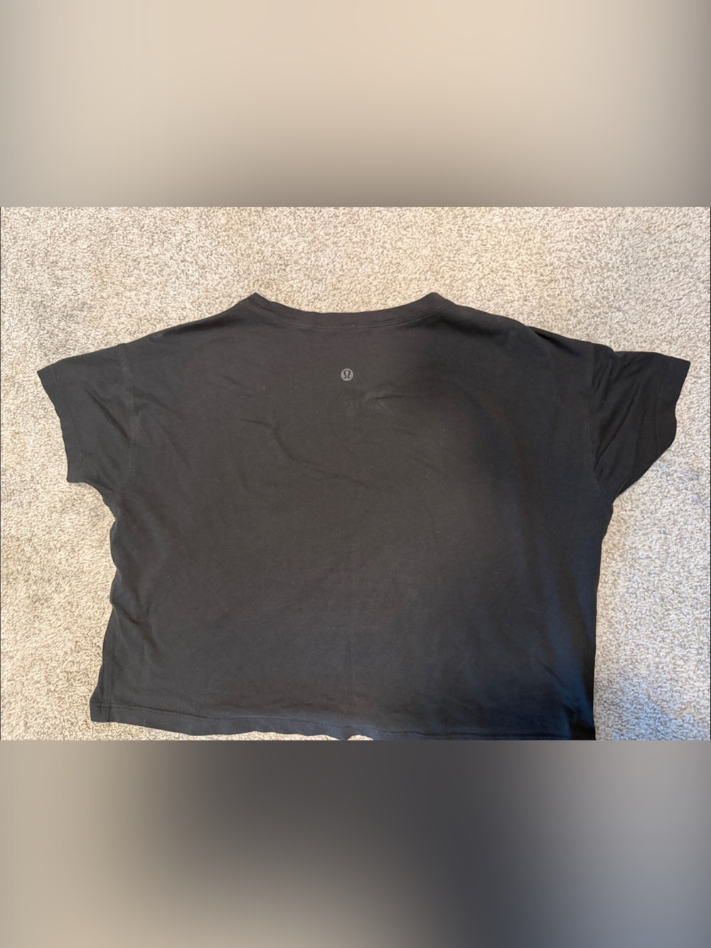 lululemon athletica cropped Black Short Sleeve Women's Tee